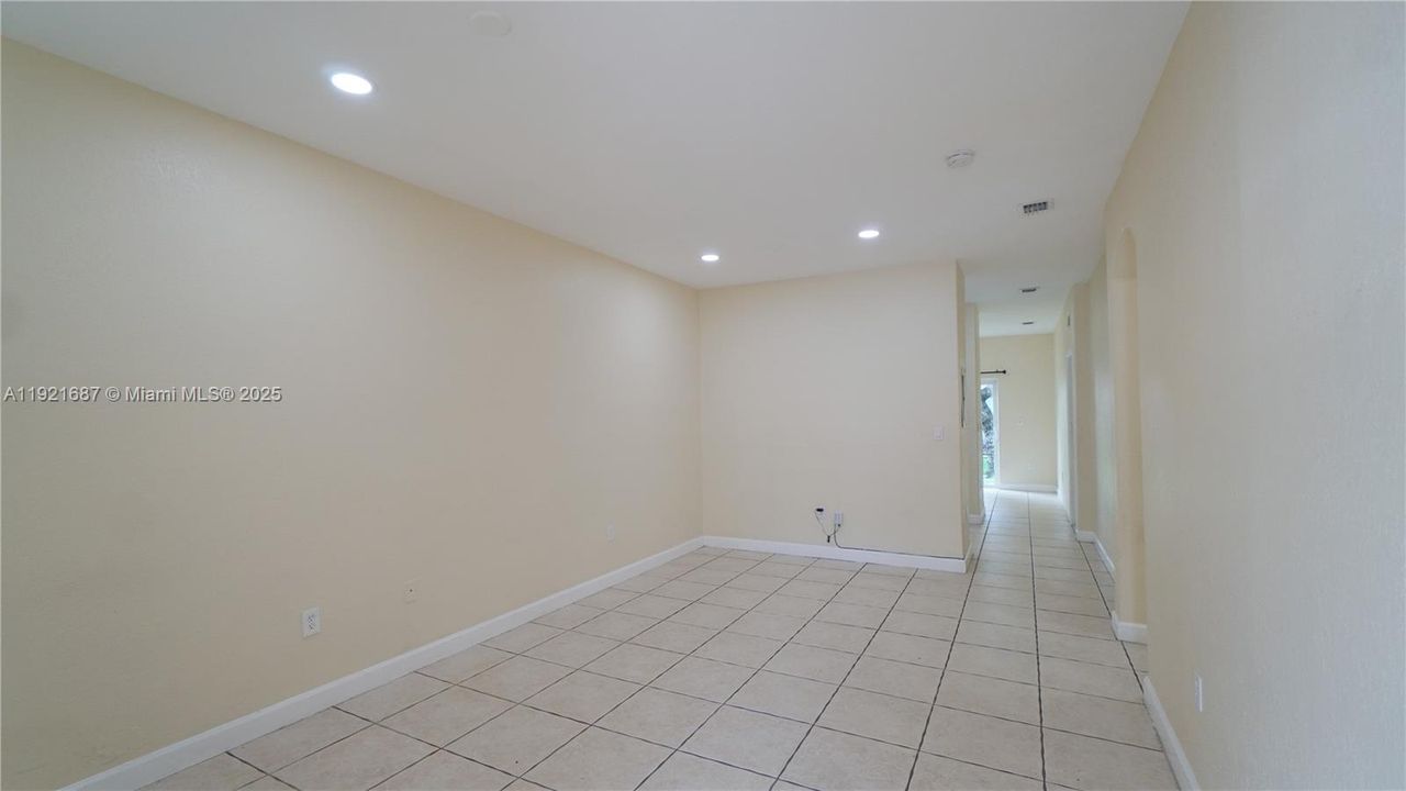 For Sale: $235,000 (3 beds, 2 baths, 1166 Square Feet)