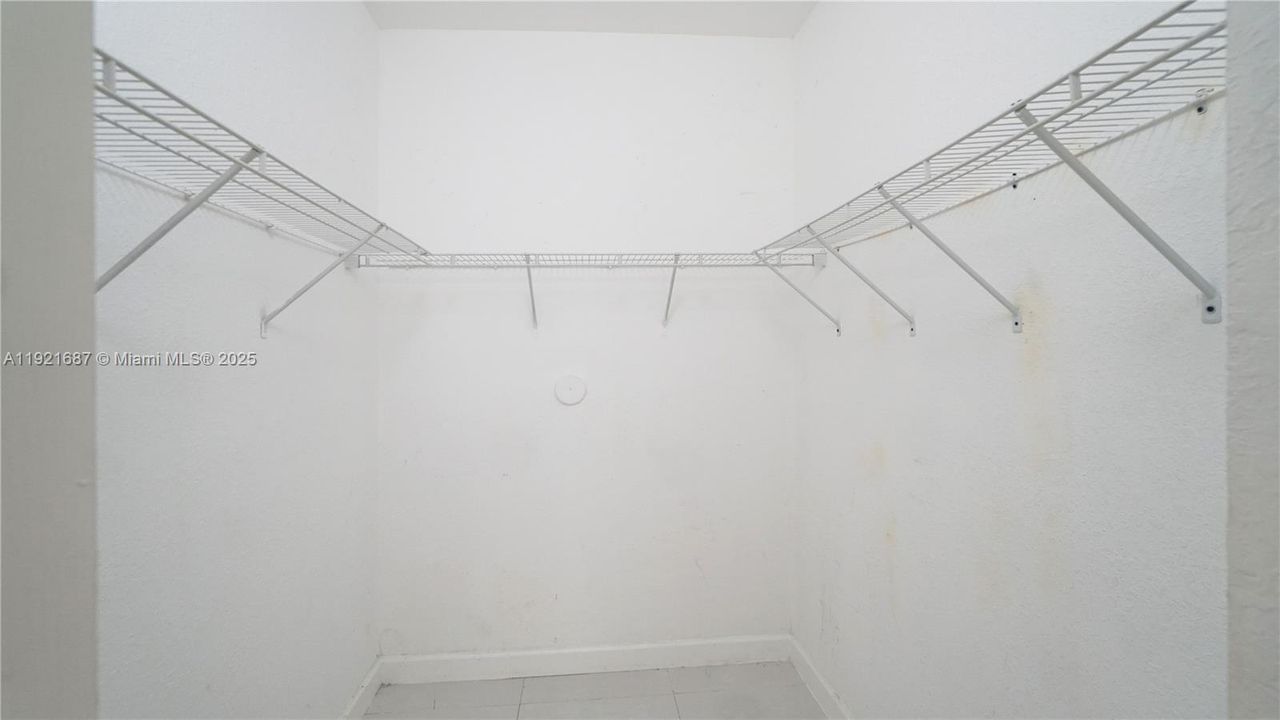 For Sale: $235,000 (3 beds, 2 baths, 1166 Square Feet)