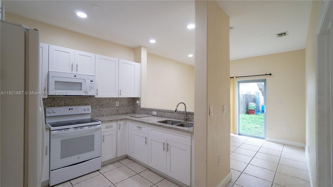 For Sale: $235,000 (3 beds, 2 baths, 1166 Square Feet)
