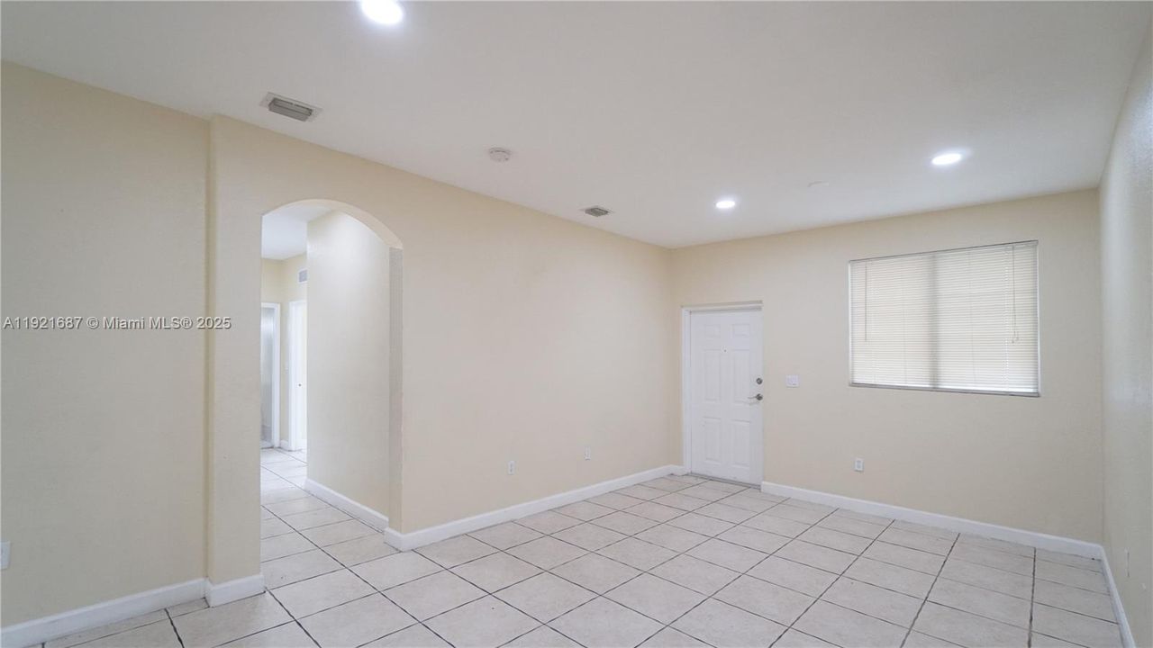 For Sale: $235,000 (3 beds, 2 baths, 1166 Square Feet)
