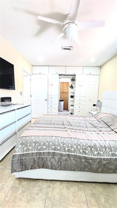 На продажу: $750,000 (3 спален, 1 ванн, 2104 Квадратных фут)