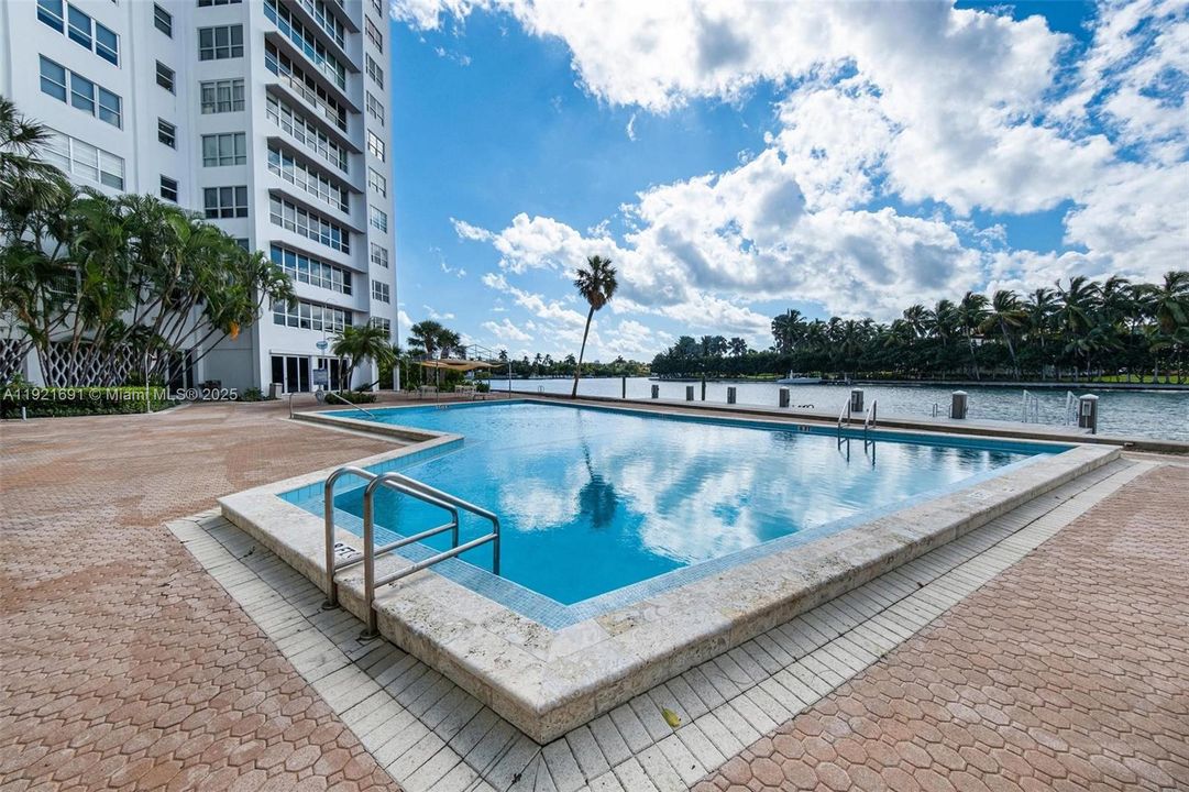 На продажу: $899,000 (2 спален, 2 ванн, 1770 Квадратных фут)