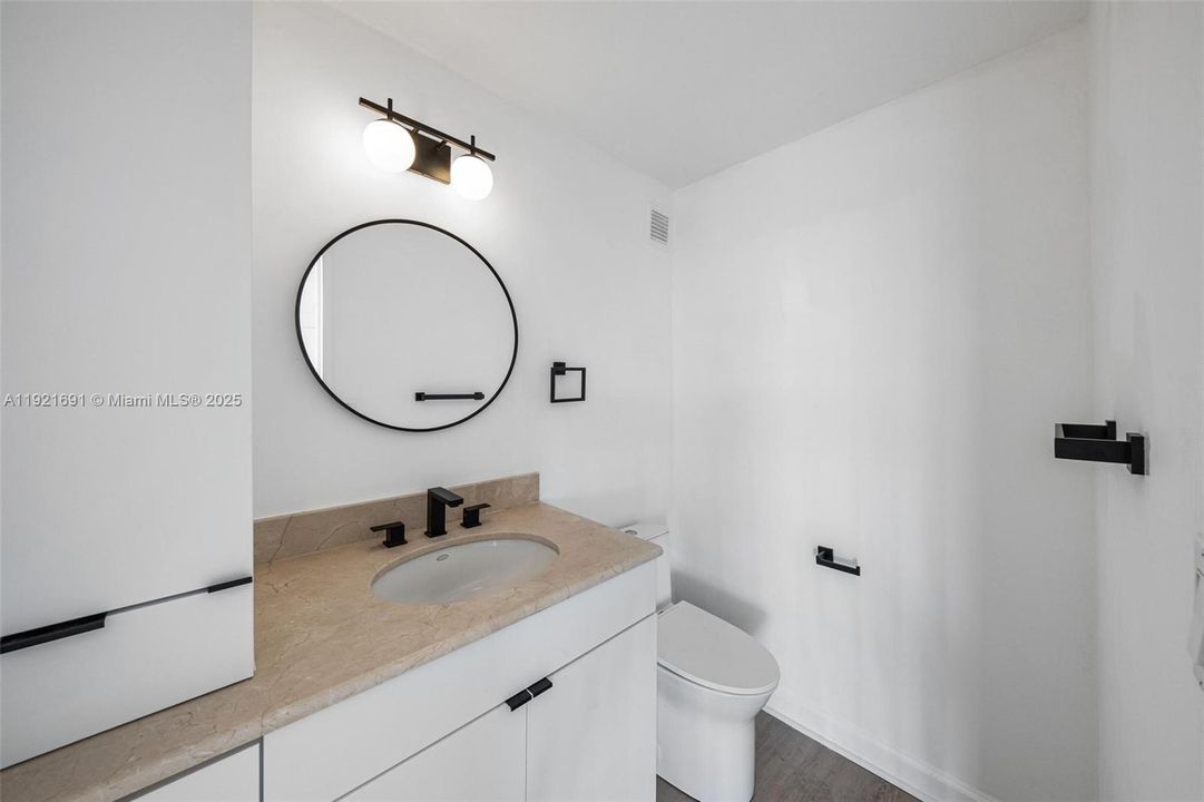 На продажу: $899,000 (2 спален, 2 ванн, 1770 Квадратных фут)