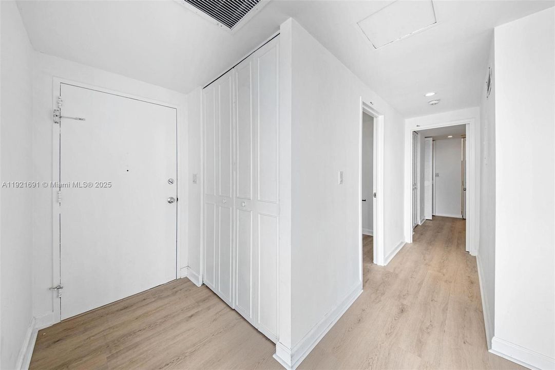 На продажу: $899,000 (2 спален, 2 ванн, 1770 Квадратных фут)