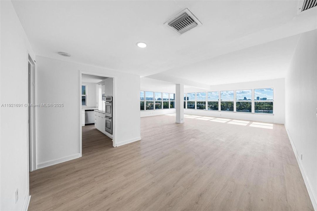 На продажу: $899,000 (2 спален, 2 ванн, 1770 Квадратных фут)