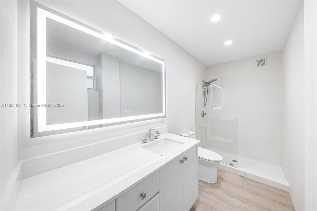 На продажу: $899,000 (2 спален, 2 ванн, 1770 Квадратных фут)