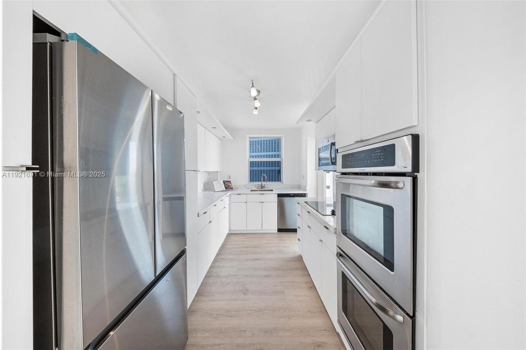 На продажу: $899,000 (2 спален, 2 ванн, 1770 Квадратных фут)