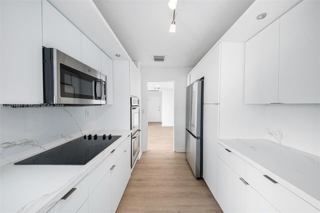 На продажу: $899,000 (2 спален, 2 ванн, 1770 Квадратных фут)