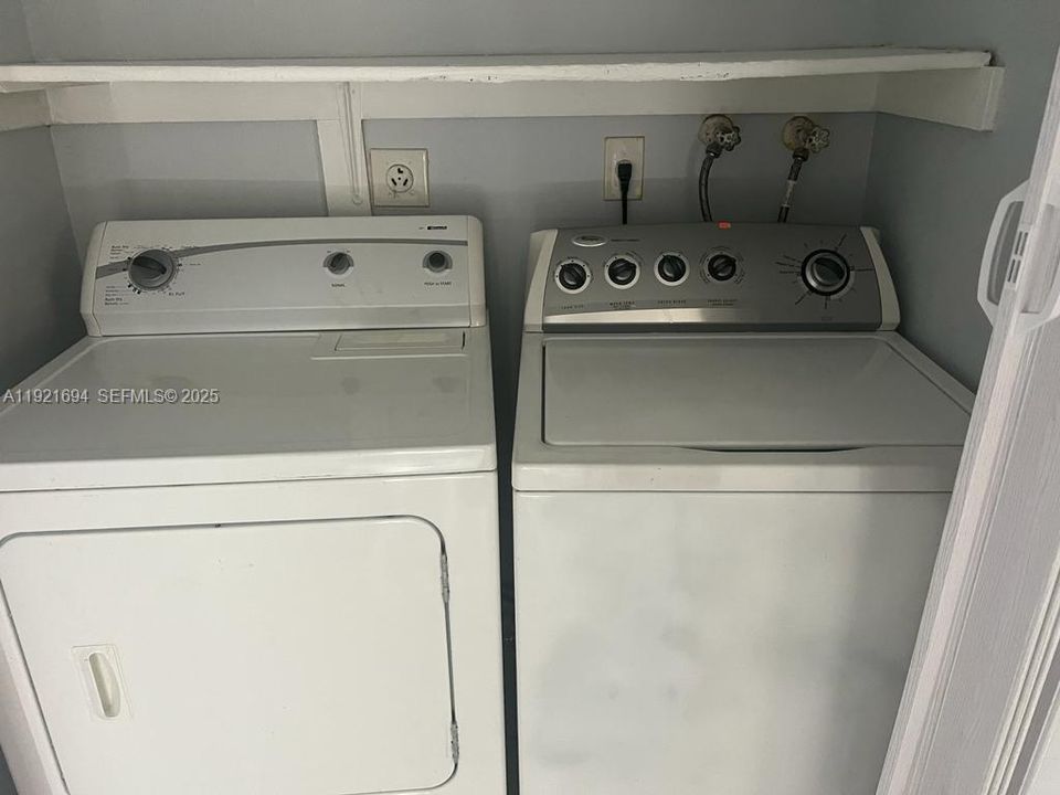 待售: $850,000 (0 贝兹, 0 浴室, 3013 平方英尺)