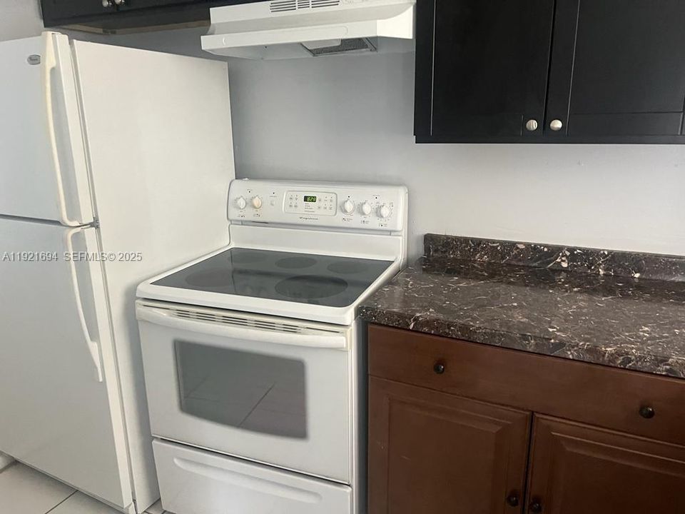 待售: $850,000 (0 贝兹, 0 浴室, 3013 平方英尺)