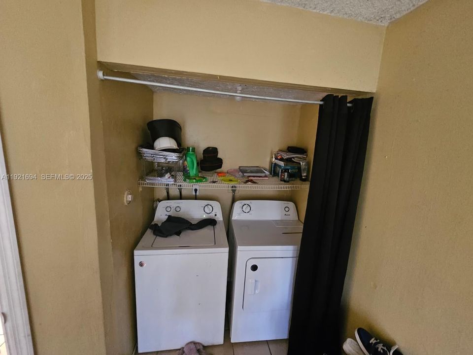 待售: $850,000 (0 贝兹, 0 浴室, 3013 平方英尺)