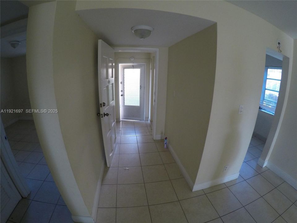 В аренду: $2,400 (3 спален, 2 ванн, 1116 Квадратных фут)