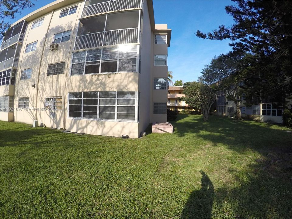 В аренду: $2,400 (3 спален, 2 ванн, 1116 Квадратных фут)