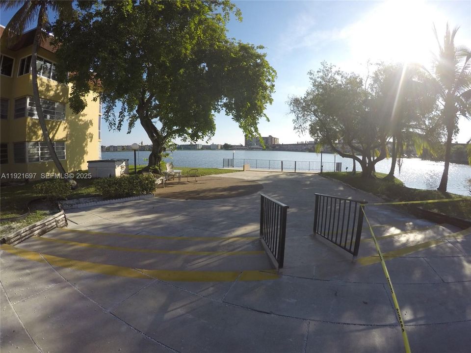 В аренду: $2,400 (3 спален, 2 ванн, 1116 Квадратных фут)