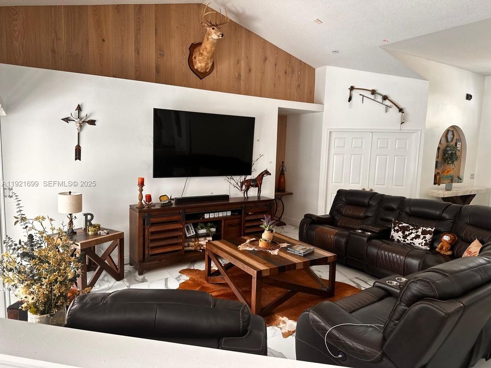 待售: $791,500 (4 贝兹, 2 浴室, 2291 平方英尺)