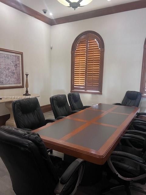 For Rent: $1,950 (1 beds, 1 baths, 775 Square Feet)