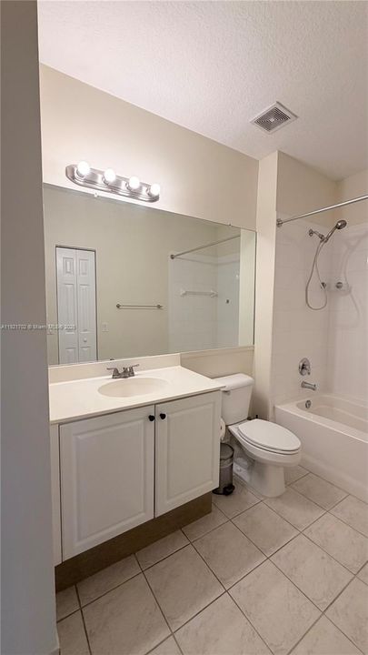 For Rent: $1,950 (1 beds, 1 baths, 775 Square Feet)