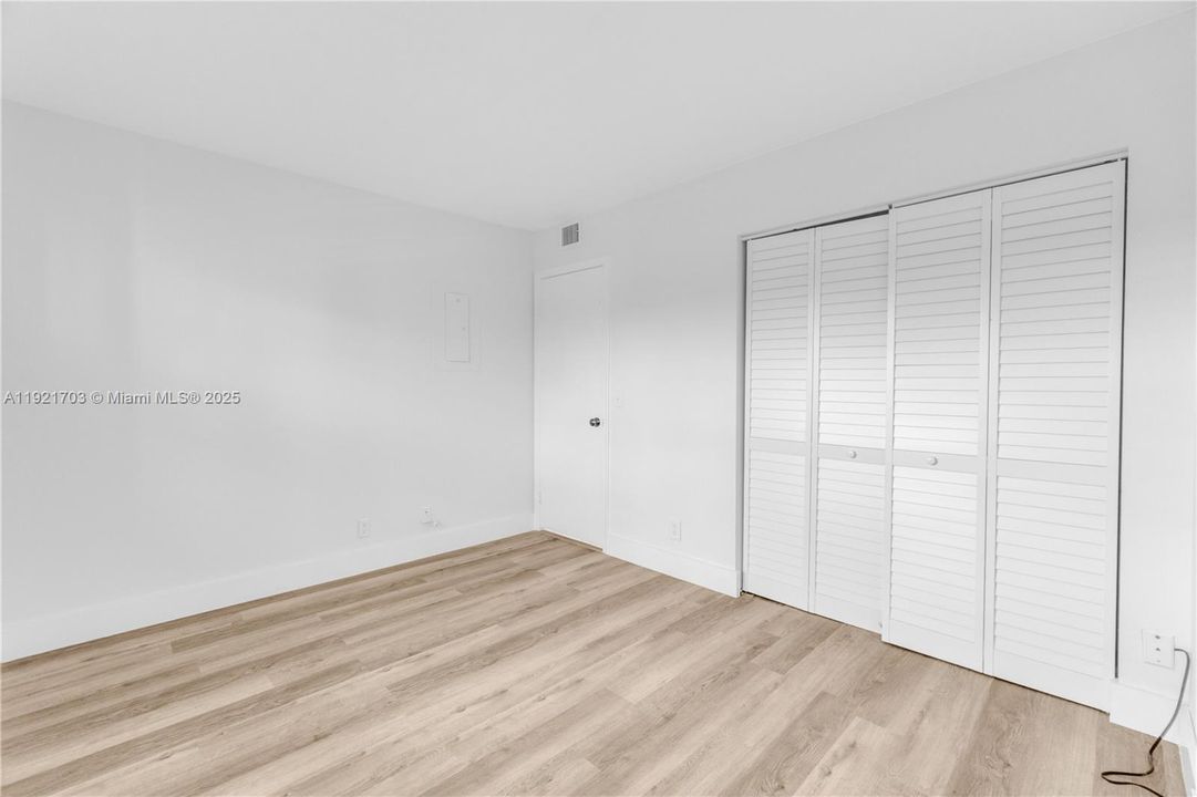 待售: $249,900 (2 贝兹, 2 浴室, 1192 平方英尺)