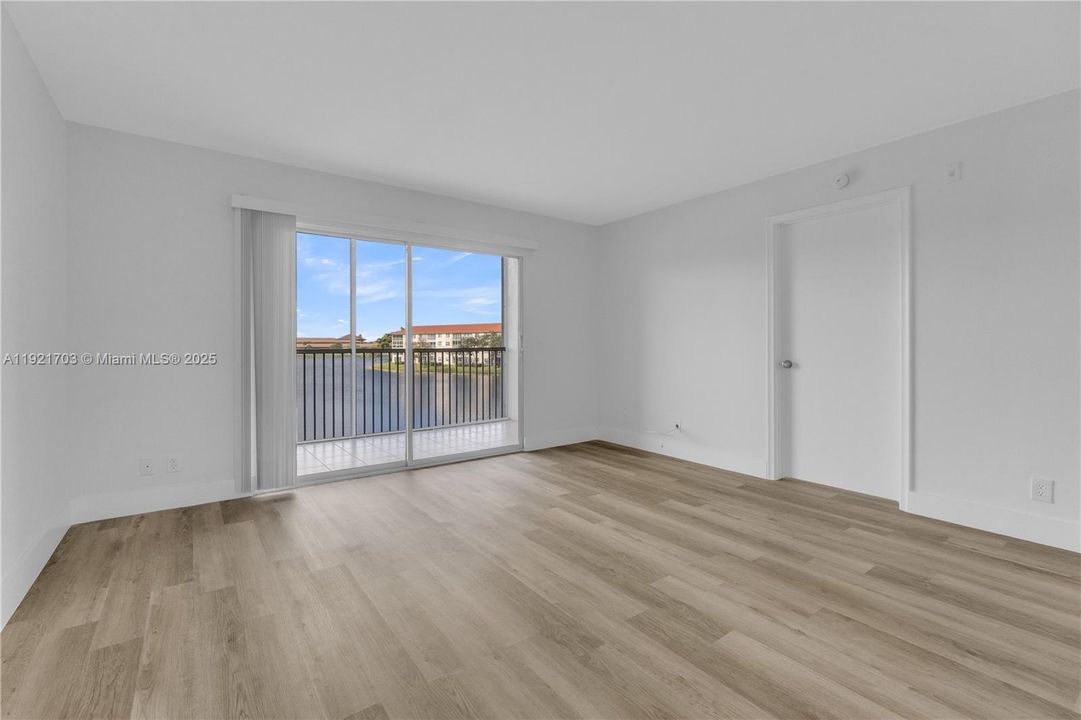 待售: $249,900 (2 贝兹, 2 浴室, 1192 平方英尺)