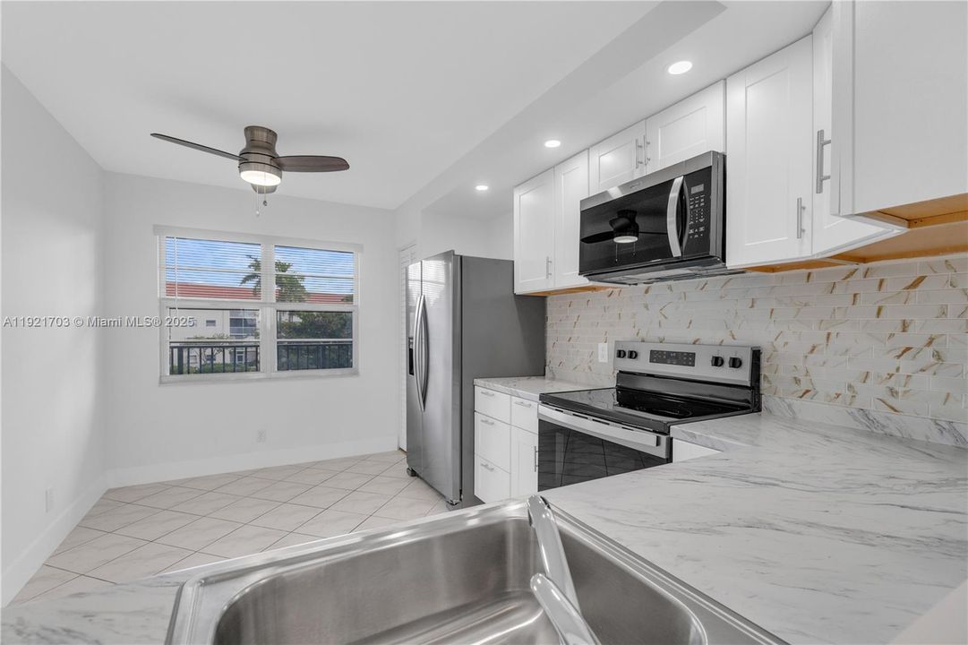 待售: $249,900 (2 贝兹, 2 浴室, 1192 平方英尺)