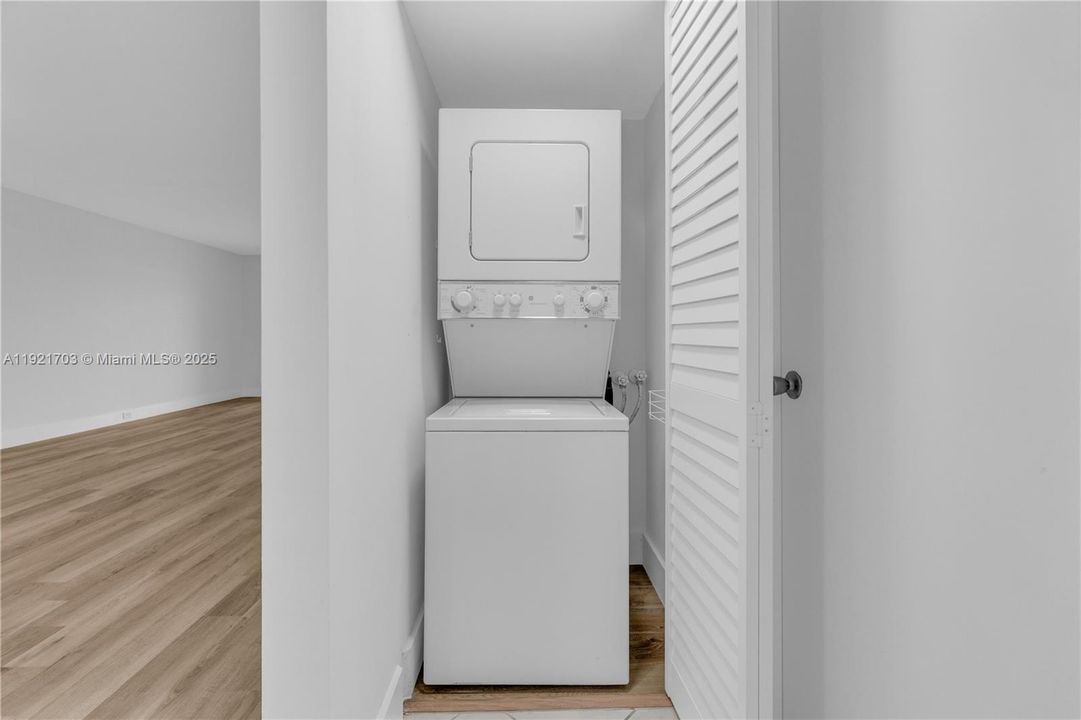 待售: $249,900 (2 贝兹, 2 浴室, 1192 平方英尺)