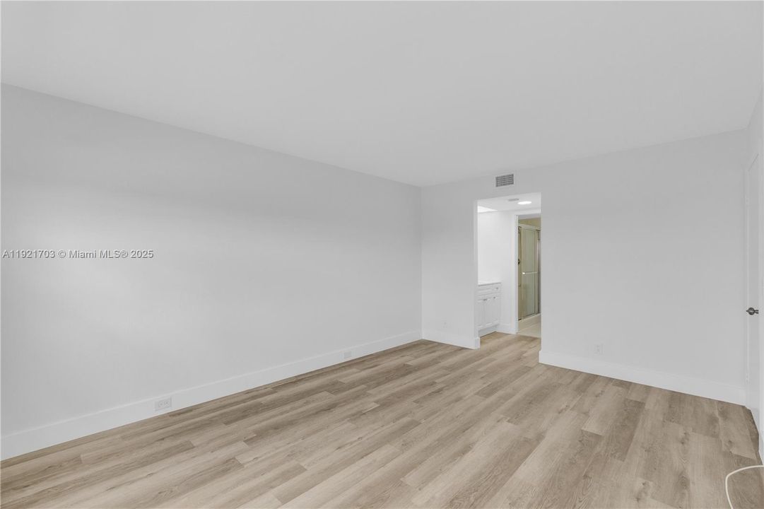 待售: $249,900 (2 贝兹, 2 浴室, 1192 平方英尺)