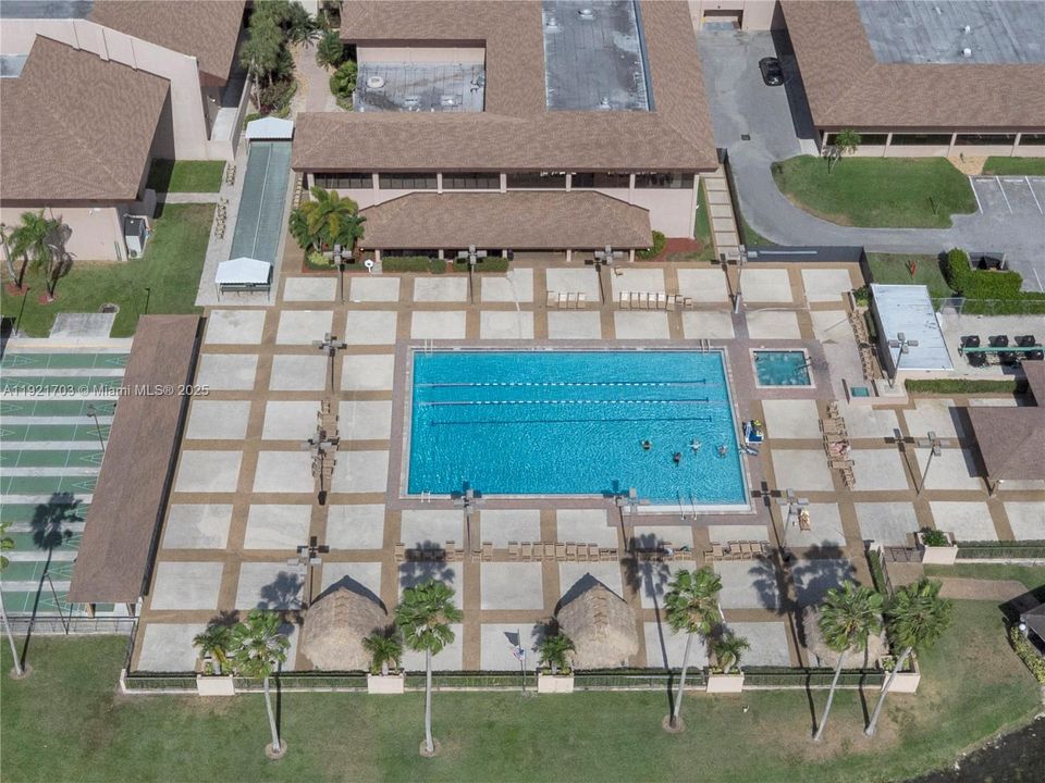 待售: $249,900 (2 贝兹, 2 浴室, 1192 平方英尺)