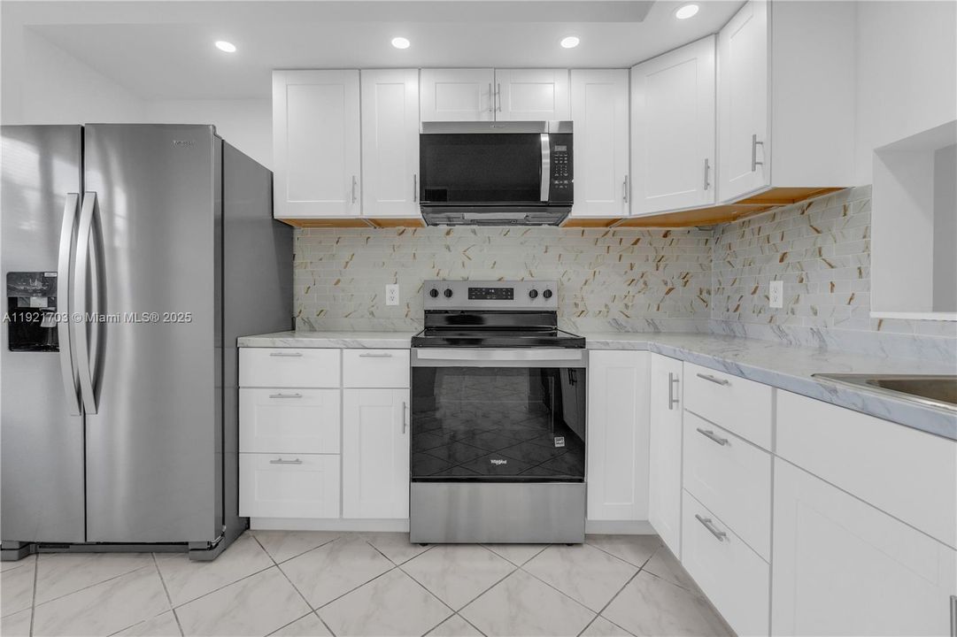 待售: $249,900 (2 贝兹, 2 浴室, 1192 平方英尺)