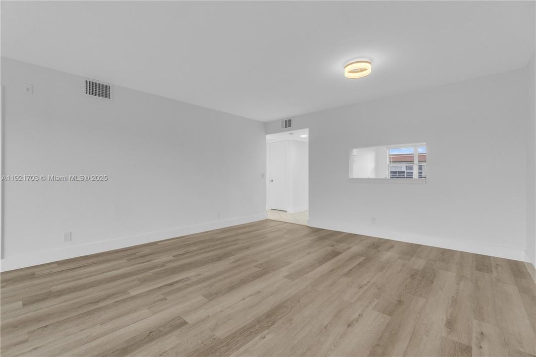 待售: $249,900 (2 贝兹, 2 浴室, 1192 平方英尺)