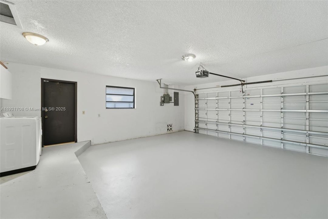 For Sale: $825,000 (4 beds, 2 baths, 1890 Square Feet)