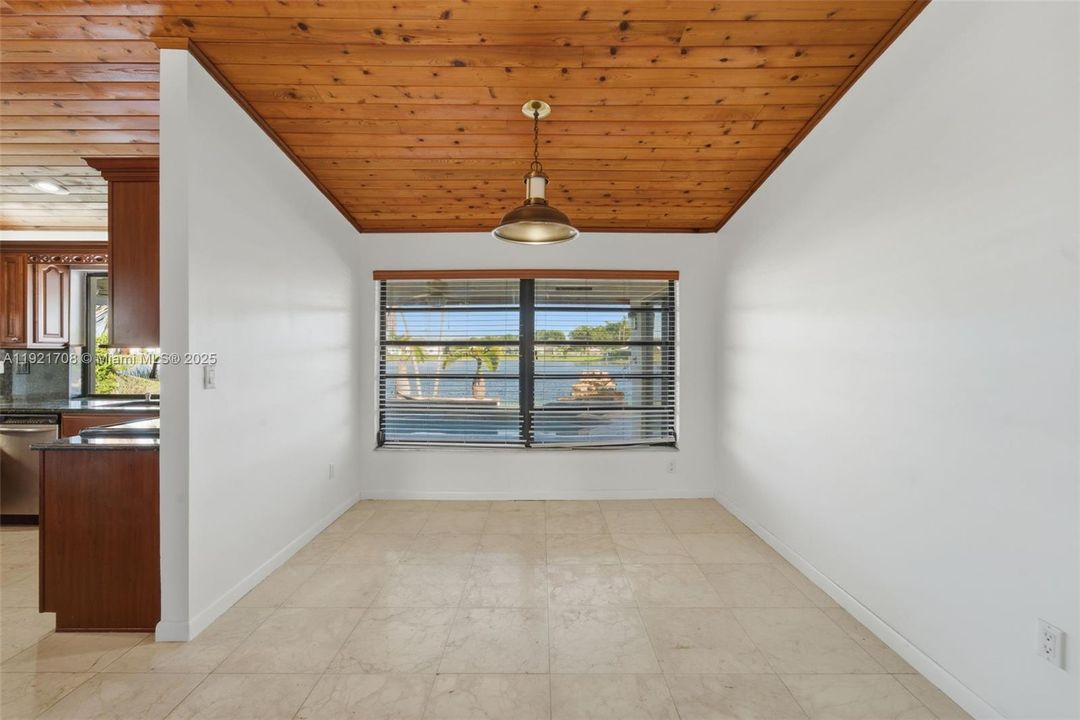 For Sale: $825,000 (4 beds, 2 baths, 1890 Square Feet)