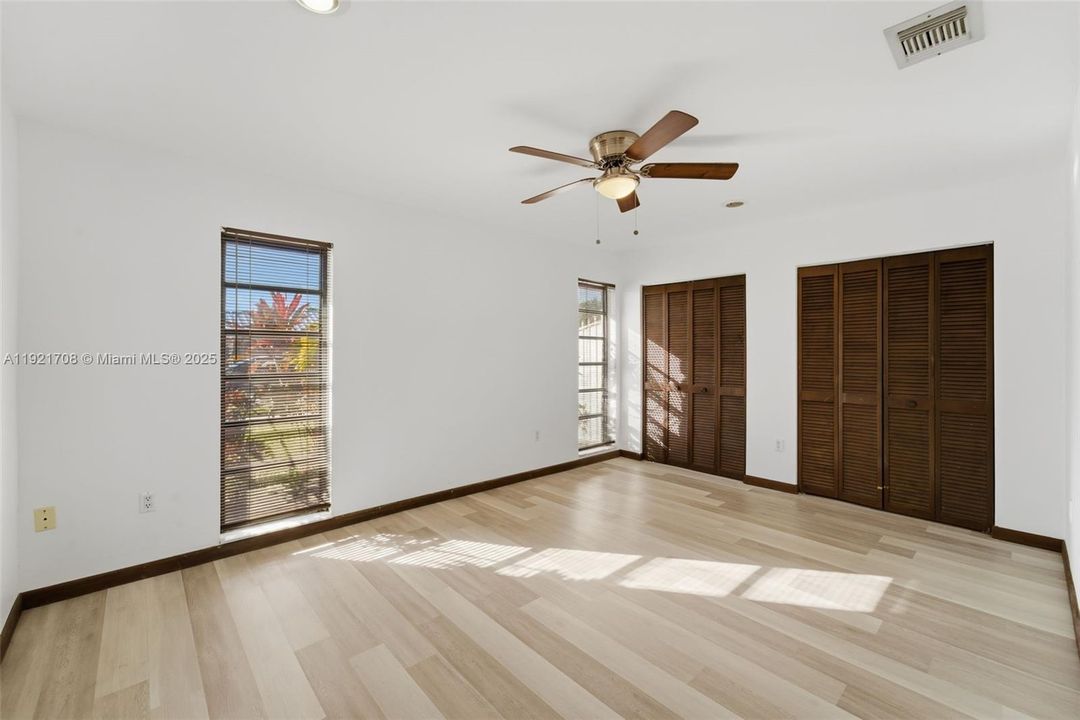 For Sale: $825,000 (4 beds, 2 baths, 1890 Square Feet)