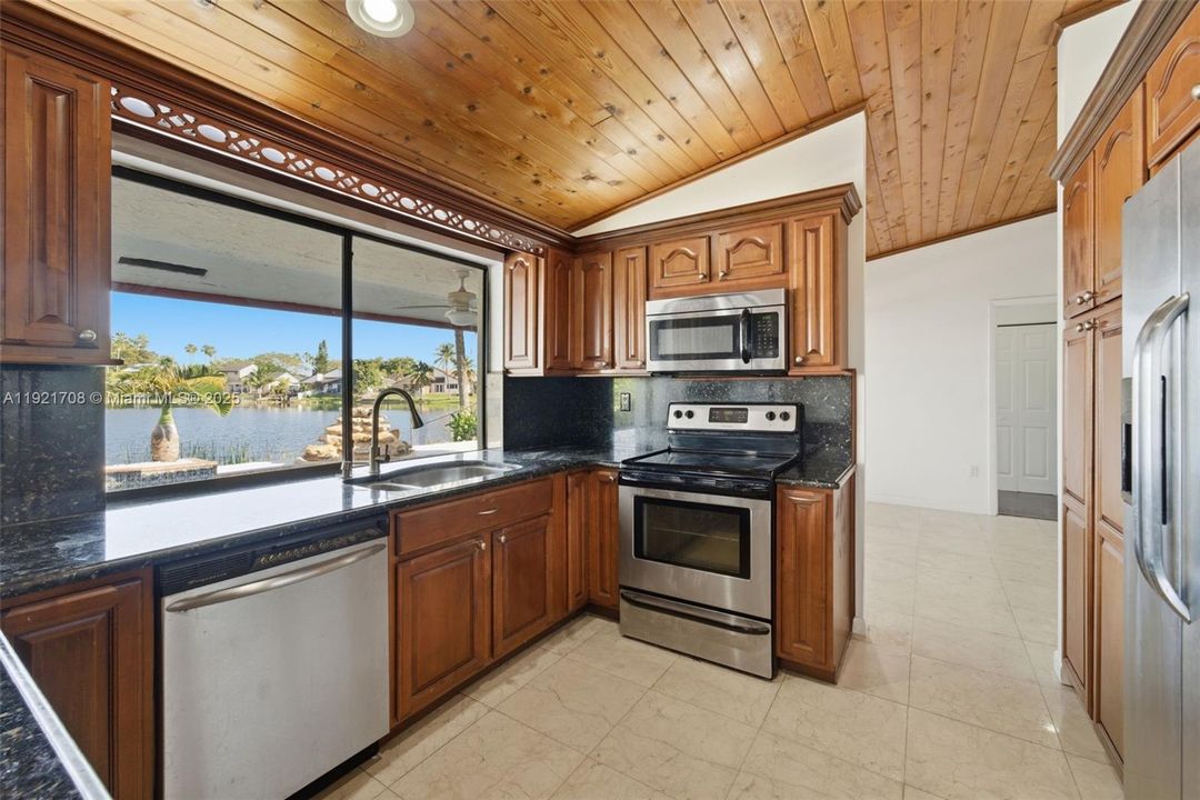 For Sale: $825,000 (4 beds, 2 baths, 1890 Square Feet)