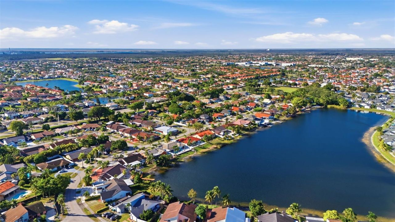 For Sale: $825,000 (4 beds, 2 baths, 1890 Square Feet)