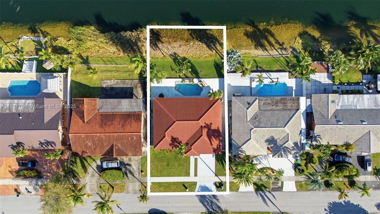 For Sale: $825,000 (4 beds, 2 baths, 1890 Square Feet)