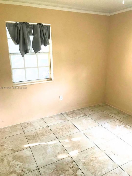 待售: $450,000 (5 贝兹, 2 浴室, 1602 平方英尺)