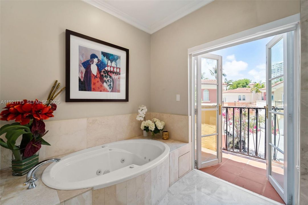 待售: $925,000 (3 贝兹, 2 浴室, 1840 平方英尺)