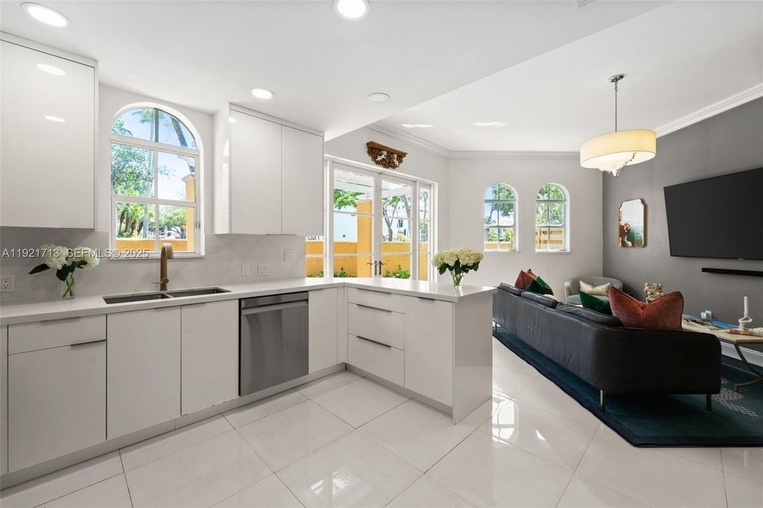 待售: $925,000 (3 贝兹, 2 浴室, 1840 平方英尺)