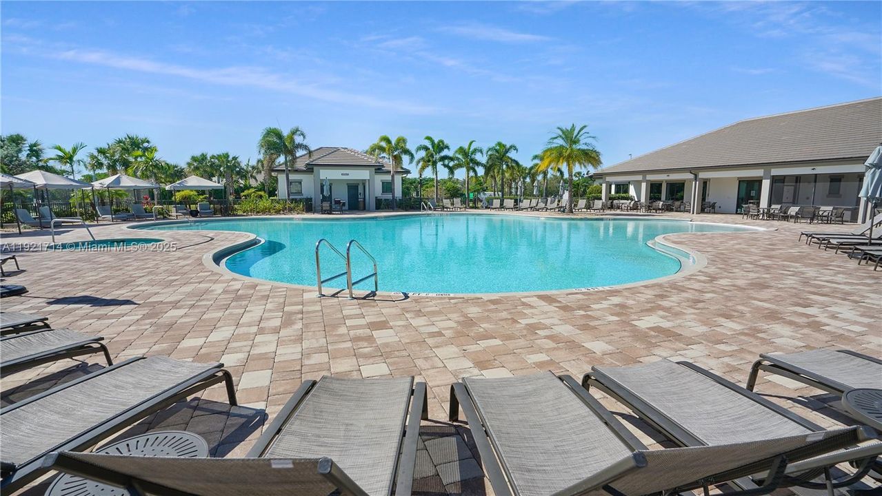 For Rent: $4,195 (4 beds, 2 baths, 2377 Square Feet)