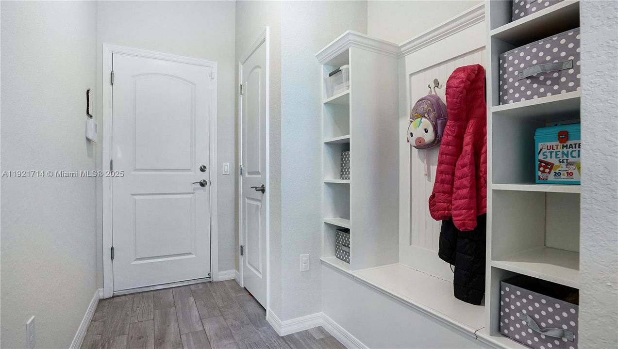 For Rent: $4,195 (4 beds, 2 baths, 2377 Square Feet)