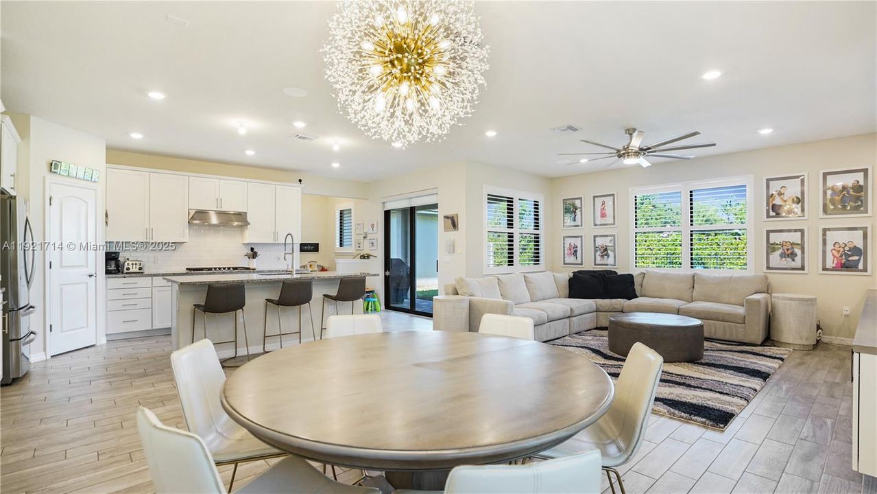 For Rent: $4,195 (4 beds, 2 baths, 2377 Square Feet)