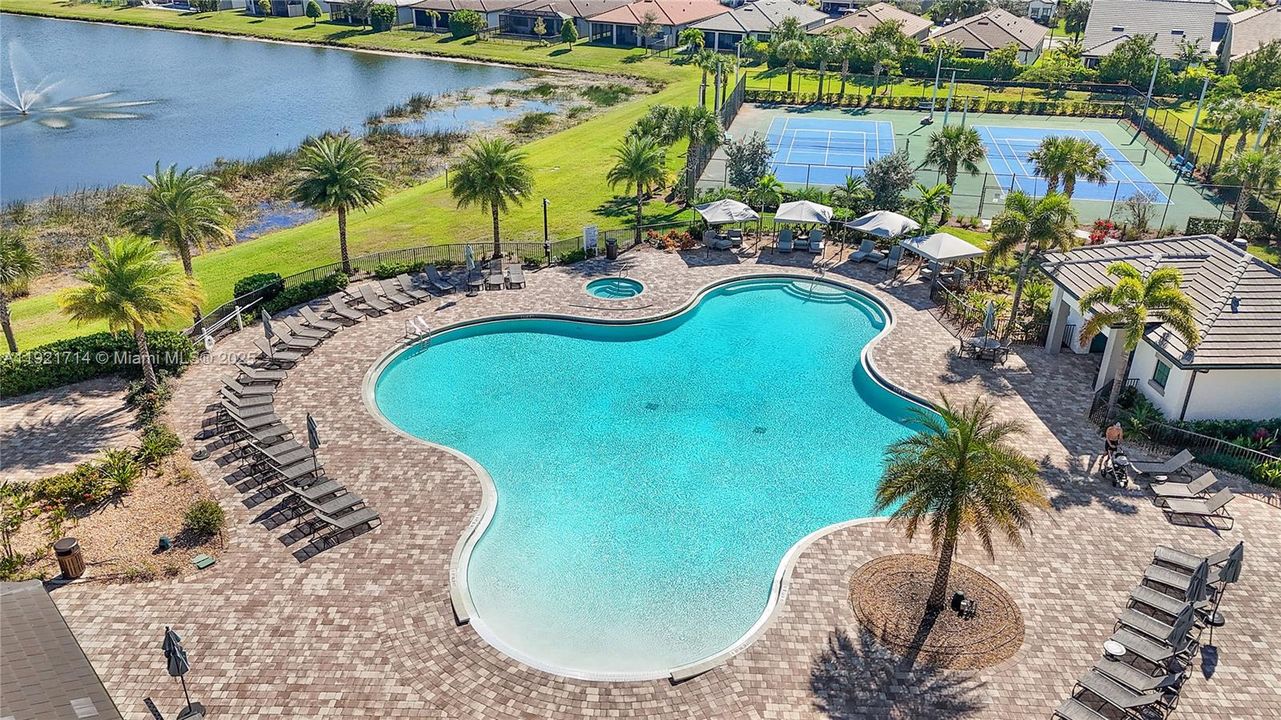 For Rent: $4,195 (4 beds, 2 baths, 2377 Square Feet)