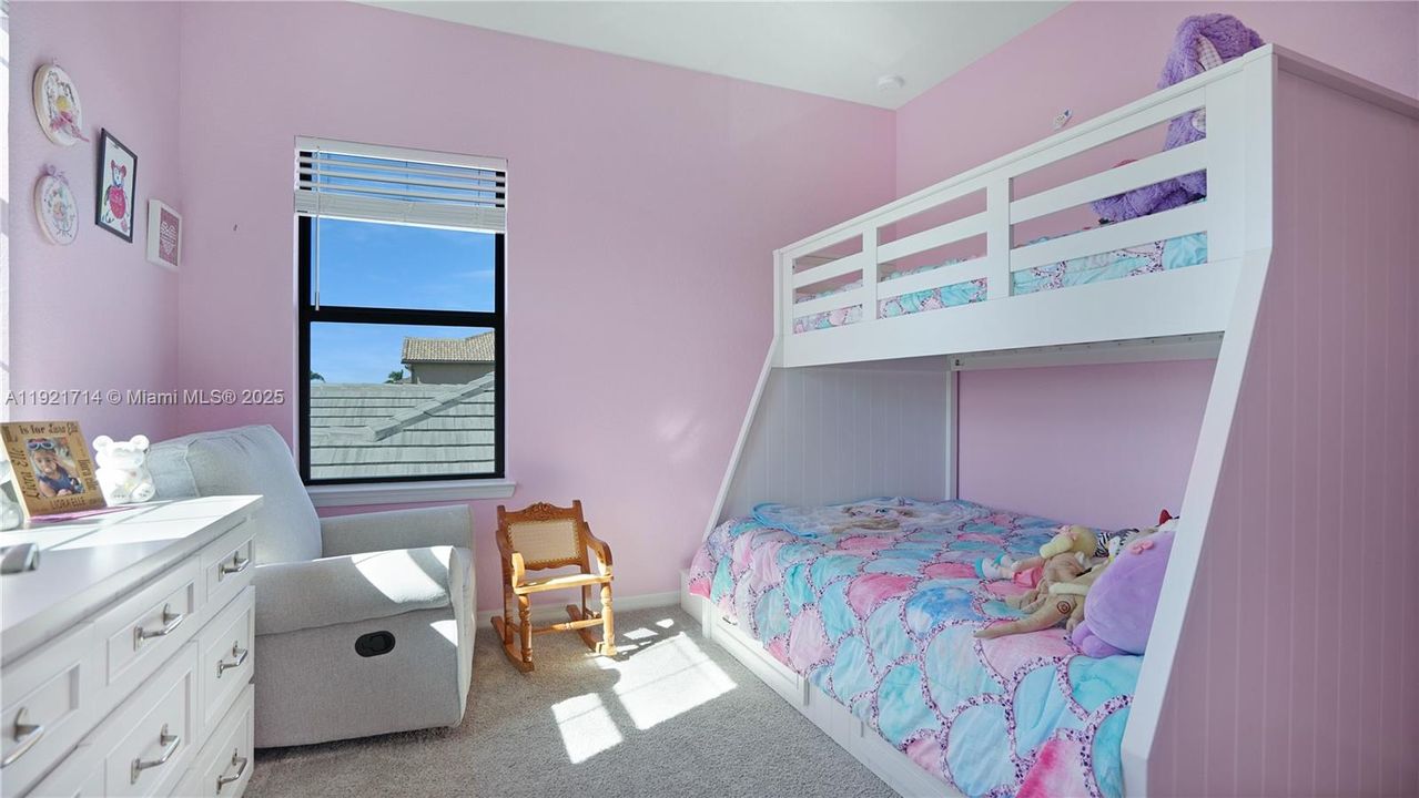 For Rent: $4,195 (4 beds, 2 baths, 2377 Square Feet)