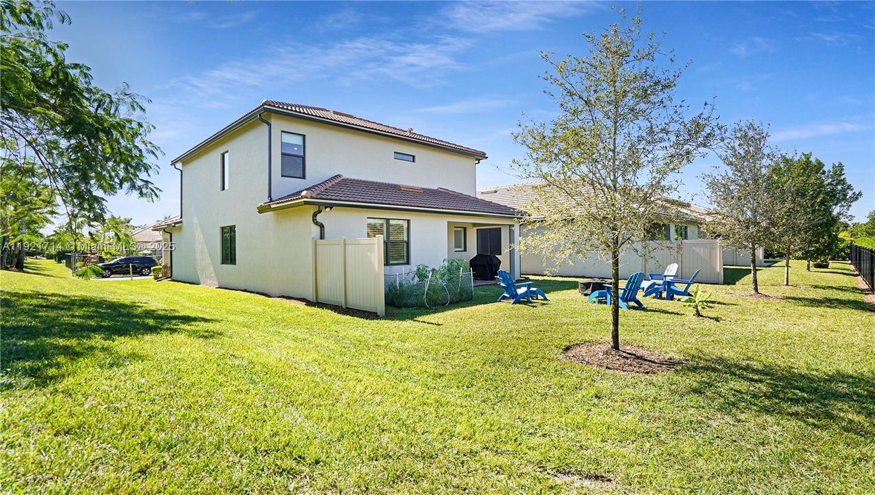 For Rent: $4,195 (4 beds, 2 baths, 2377 Square Feet)