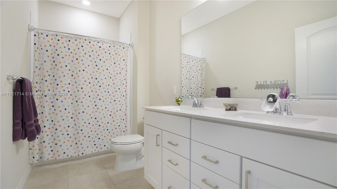 For Rent: $4,195 (4 beds, 2 baths, 2377 Square Feet)