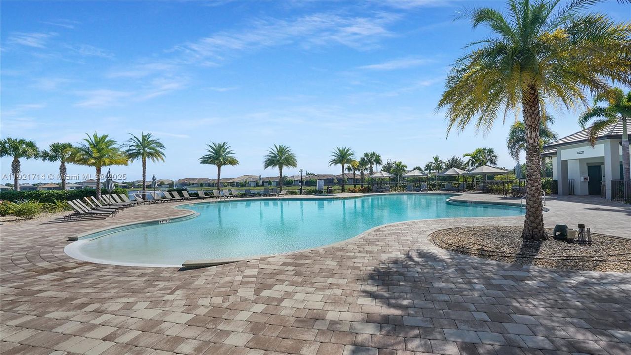 For Rent: $4,195 (4 beds, 2 baths, 2377 Square Feet)