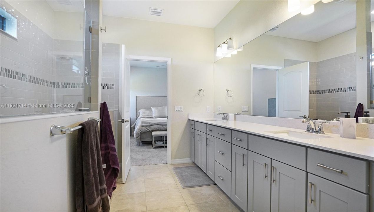 For Rent: $4,195 (4 beds, 2 baths, 2377 Square Feet)