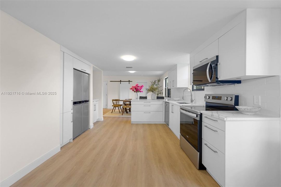 For Sale: $1,050,000 (4 beds, 3 baths, 1820 Square Feet)