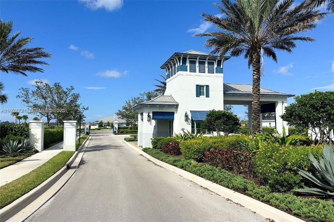 For Sale: $435,000 (3 beds, 2 baths, 1693 Square Feet)