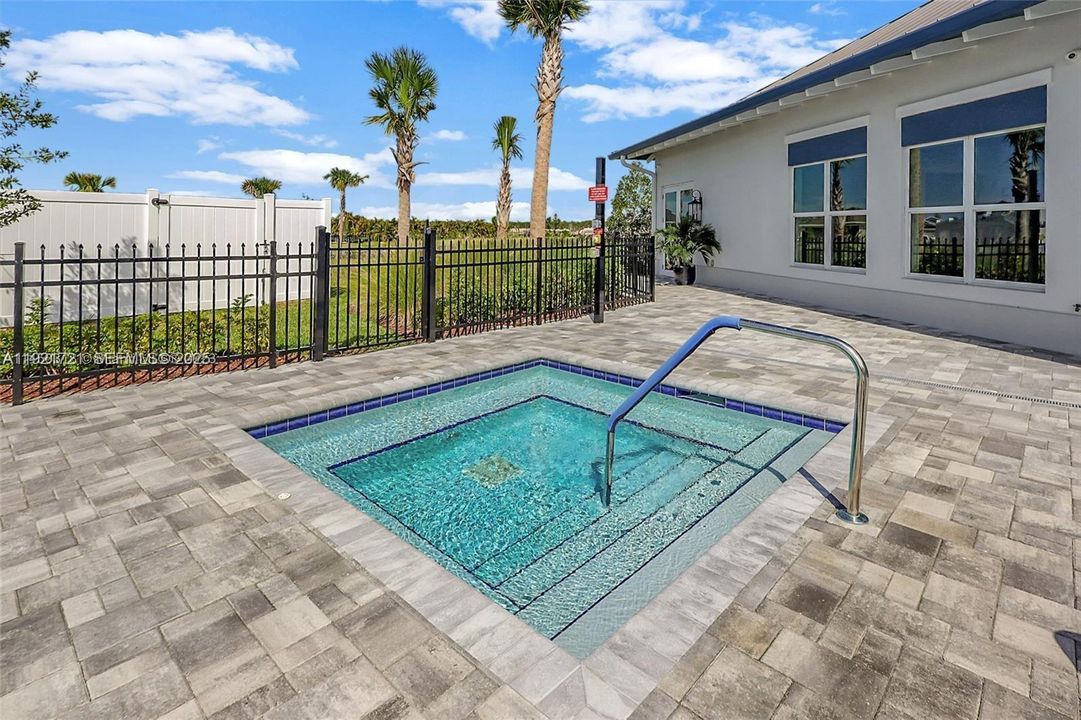 For Sale: $435,000 (3 beds, 2 baths, 1693 Square Feet)